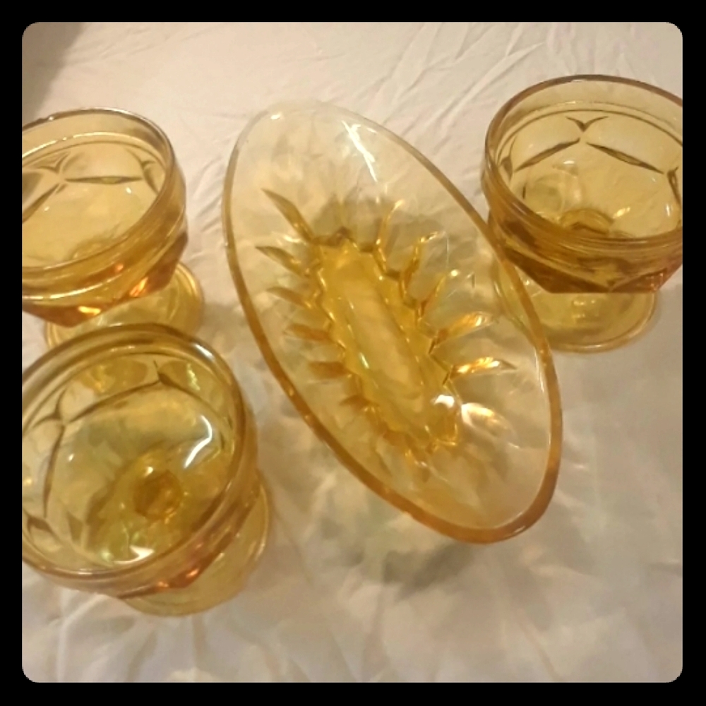 4 piece vintage glass set